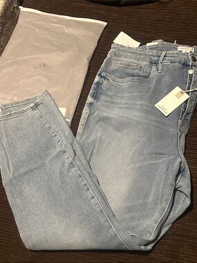Good American High-Rise Light Blue Jeans